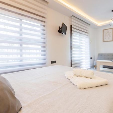 Apartamento Para Dos Al Lado De La Alhambra, En Pleno Centro Granada Luaran gambar